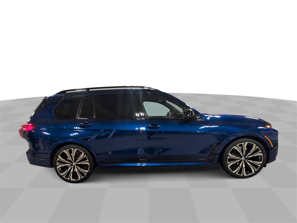 2023 BMW X7 M60i 9