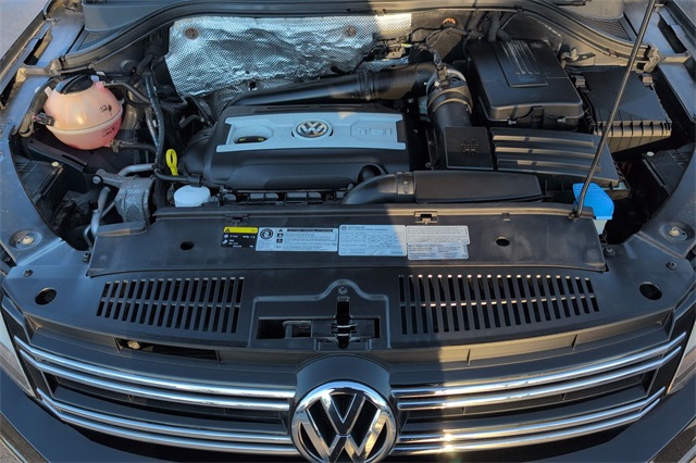 2016 Volkswagen Tiguan SE 34