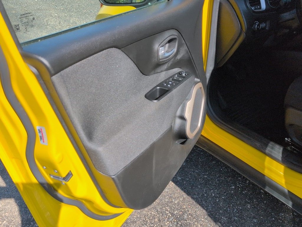 2017 Jeep Renegade Latitude photo