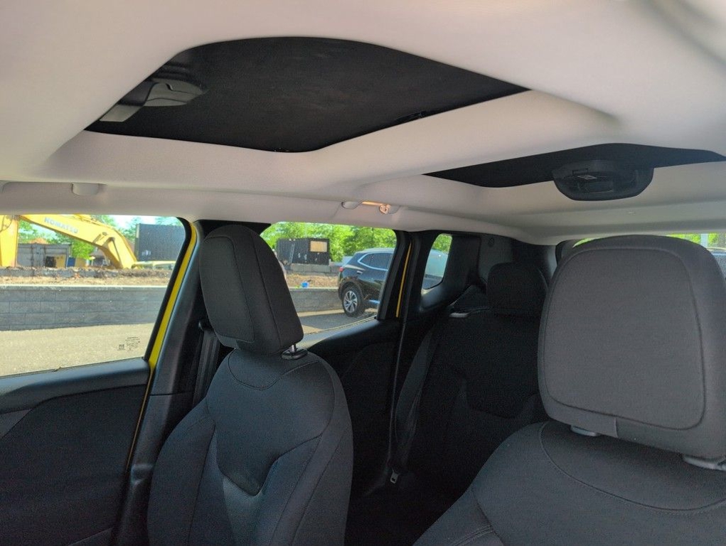 2017 Jeep Renegade Latitude photo