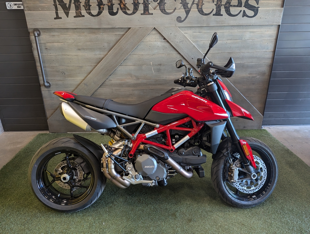 2025 Ducati HYPERMOTARD 698