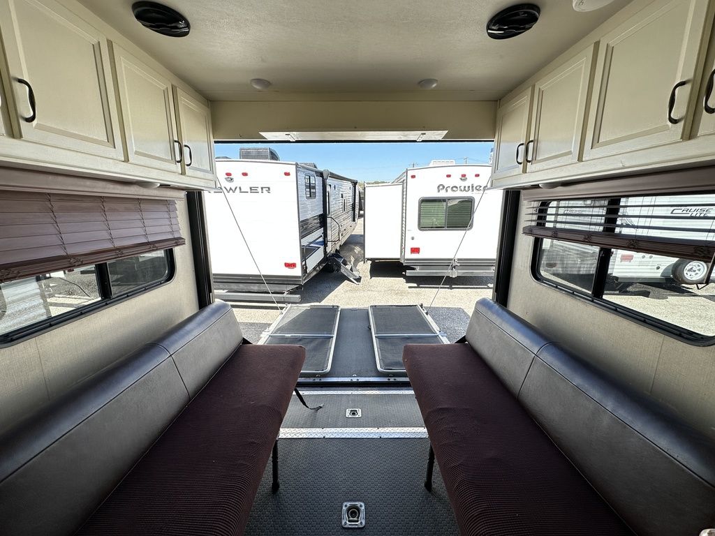 2015 Forest River Vengeance Touring Edition 27BH14 4