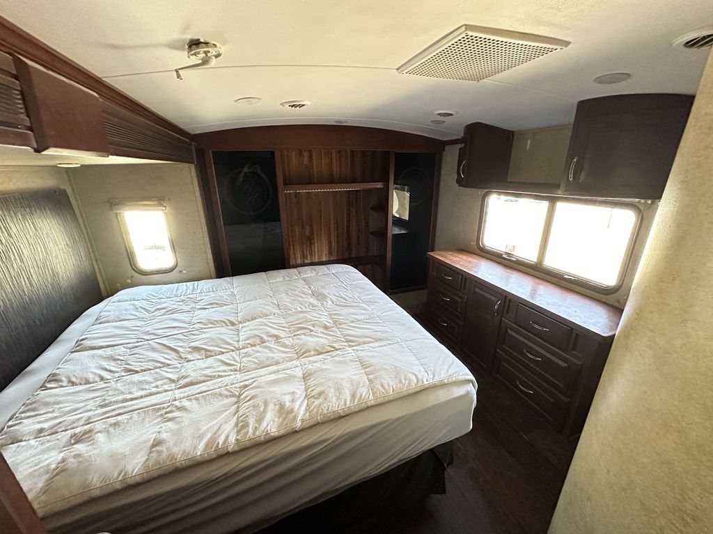 2014 EverGreen RV Bay Hill 340RK 5