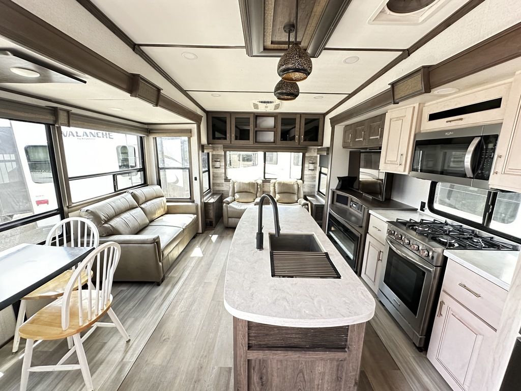 2021 Alliance RV Paradigm 340RL 5