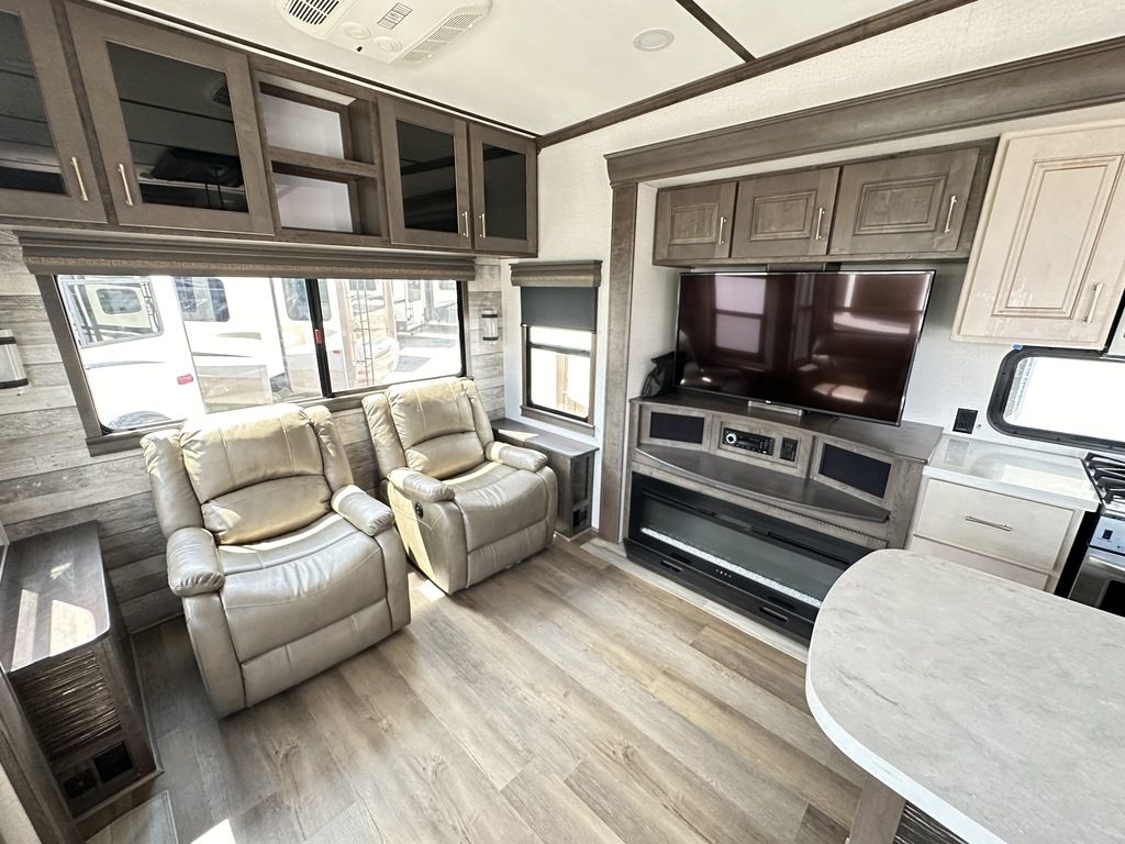 2021 Alliance RV Paradigm 340RL 10