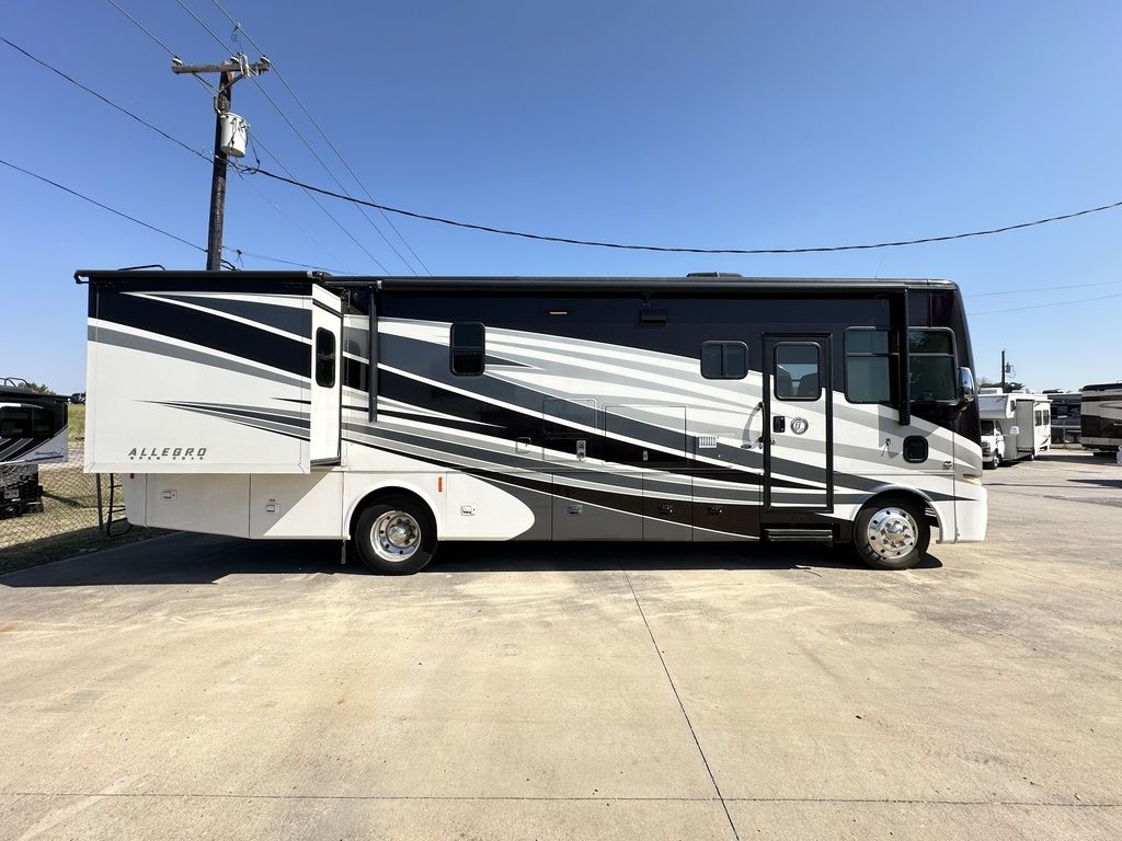 2017 Tiffin Motorhomes Allegro 32 SA 3