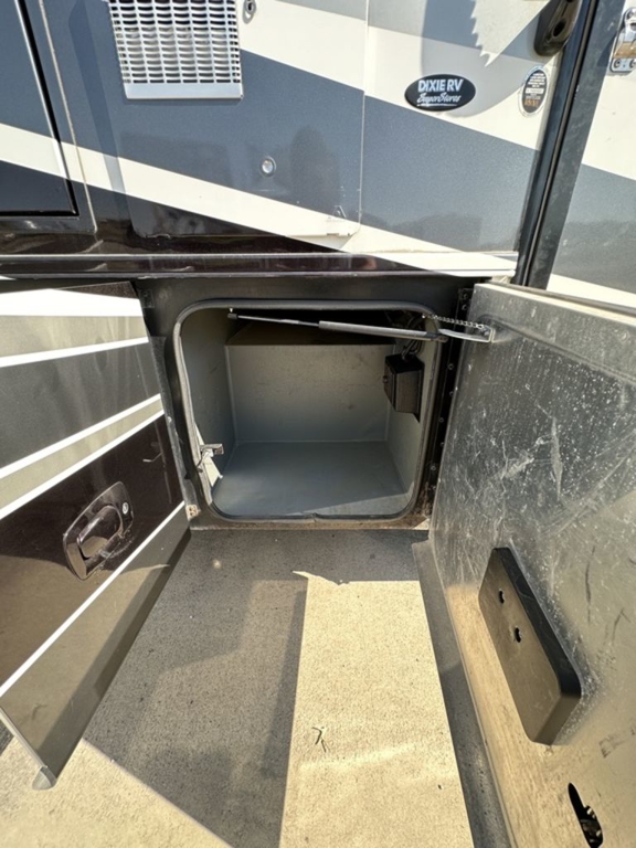 2017 Tiffin Motorhomes Allegro 32 SA 7