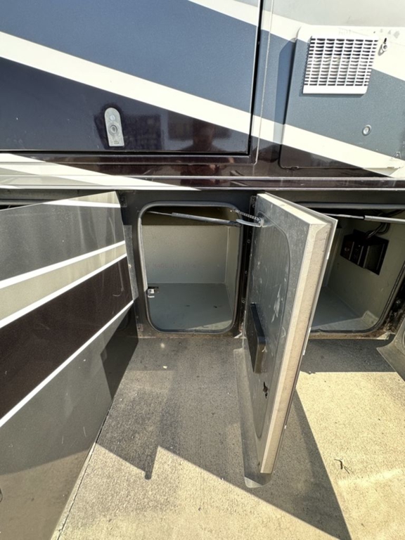 2017 Tiffin Motorhomes Allegro 32 SA 9