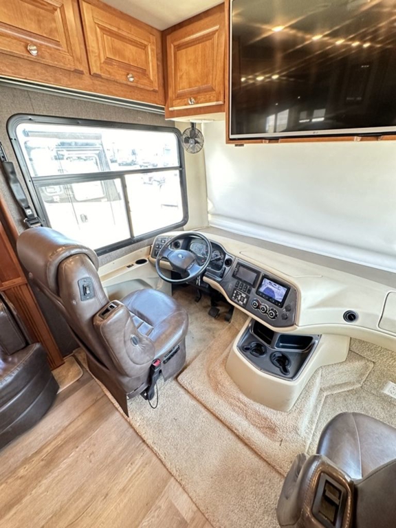 2017 Tiffin Motorhomes Allegro 32 SA 13