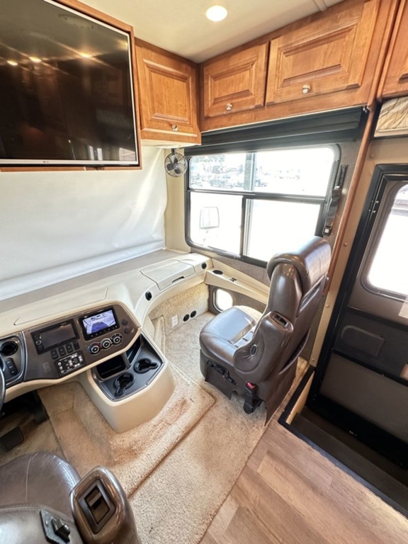 2017 Tiffin Motorhomes Allegro 32 SA 14