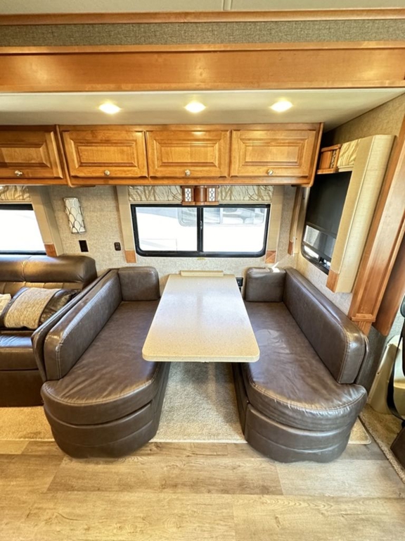 2017 Tiffin Motorhomes Allegro 32 SA 21