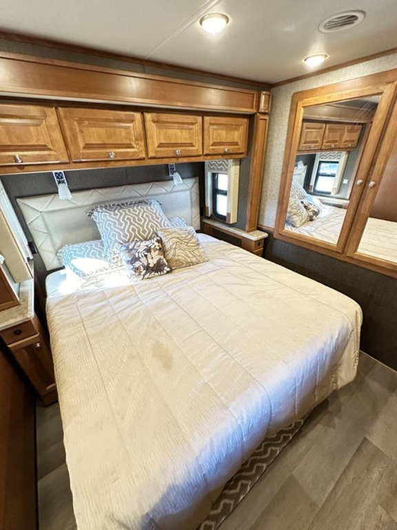 2017 Tiffin Motorhomes Allegro 32 SA 27