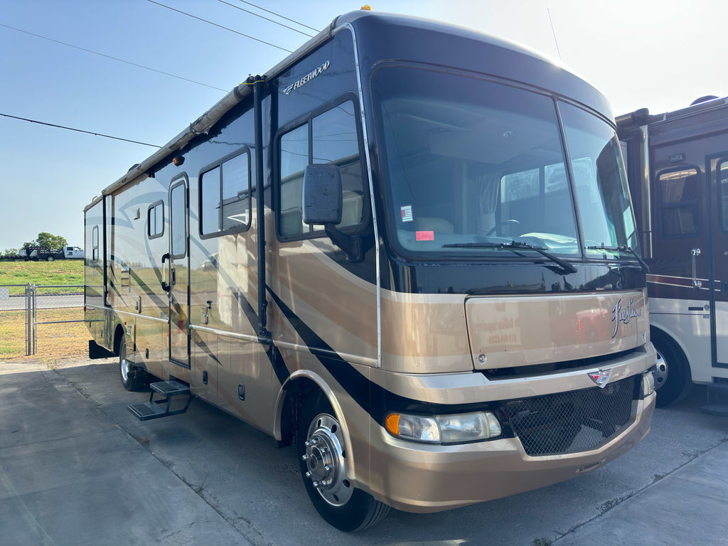 2008 Fleetwood 34G  2