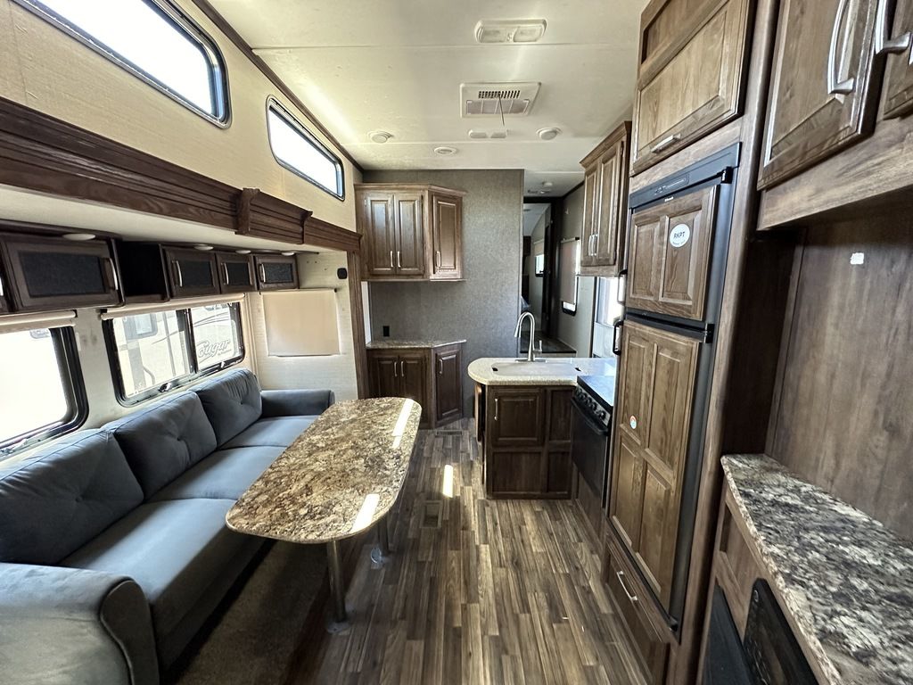 2016 Keystone Cougar 326SRX 6