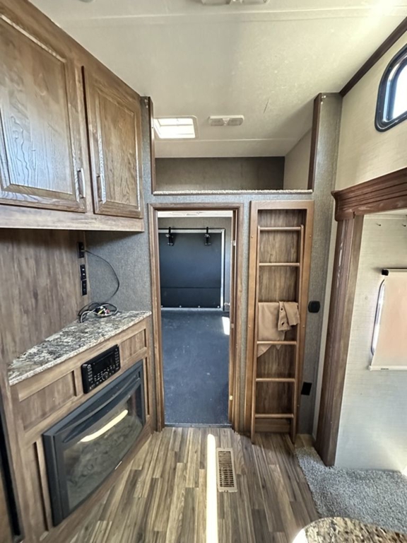 2016 Keystone Cougar 326SRX 8