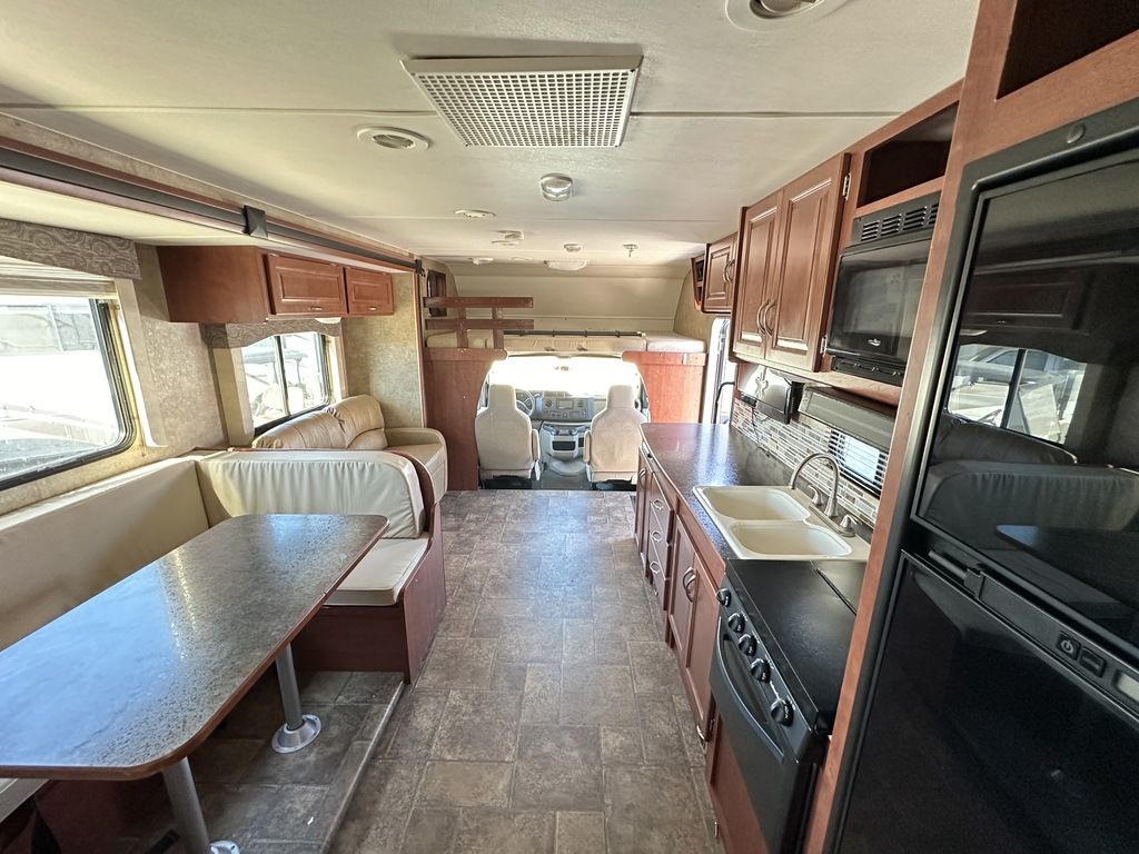 2014 Winnebago Minnie Winnie 31K 11