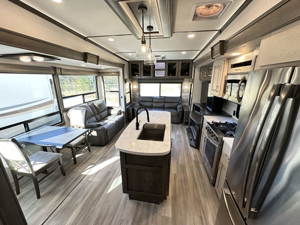 2021 Alliance RV Paradigm 340RL 7