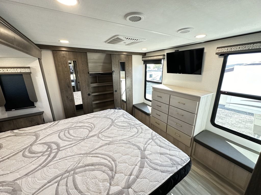 2021 Alliance RV Paradigm 340RL 19