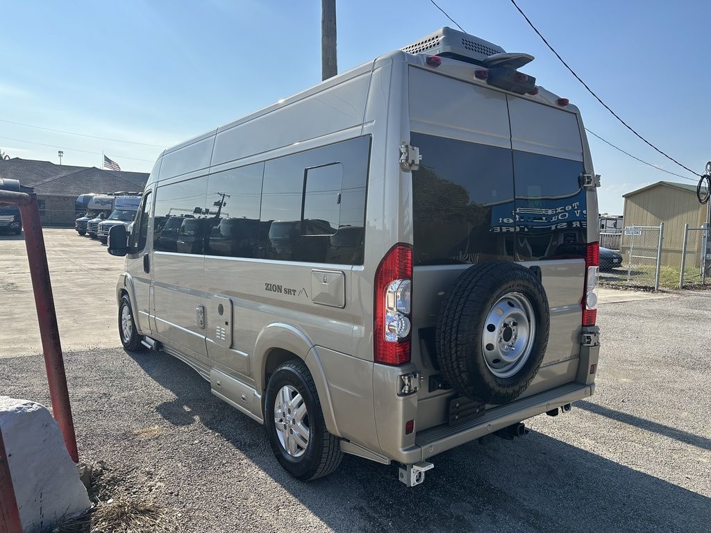 2021 Roadtrek Zion SRT Base 4