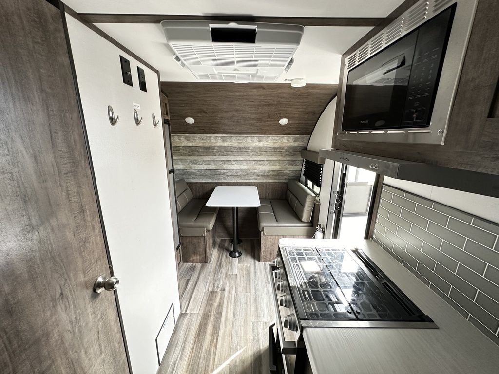 2022 Riverside RV Xplorer 165X  5