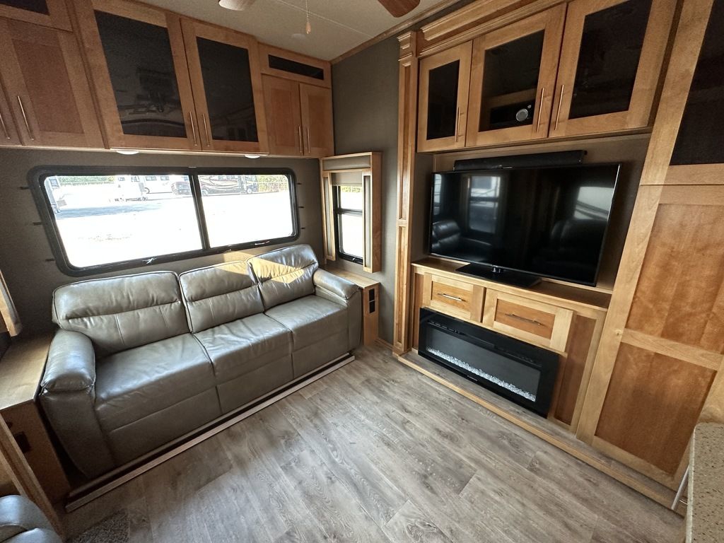 2018 Vanleigh RV Vilano The 365 RL 14