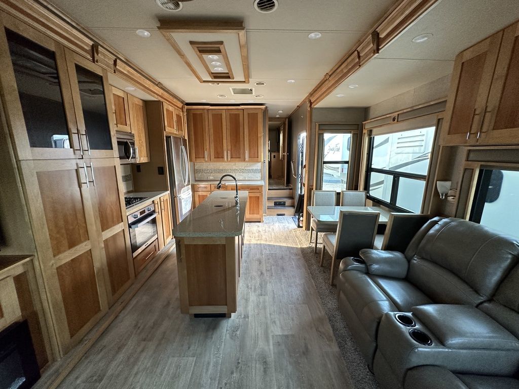 2018 Vanleigh RV Vilano The 365 RL 17