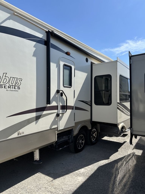 2017 Palomino Columbus Compass Fifth Wheels 381FLC 3