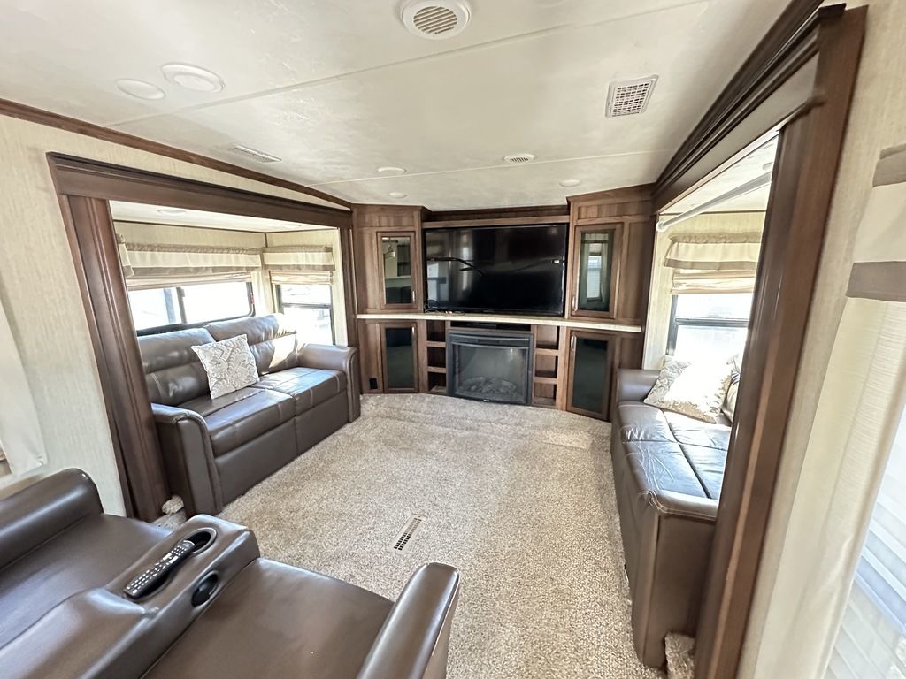 2017 Palomino Columbus Compass Fifth Wheels 381FLC 8