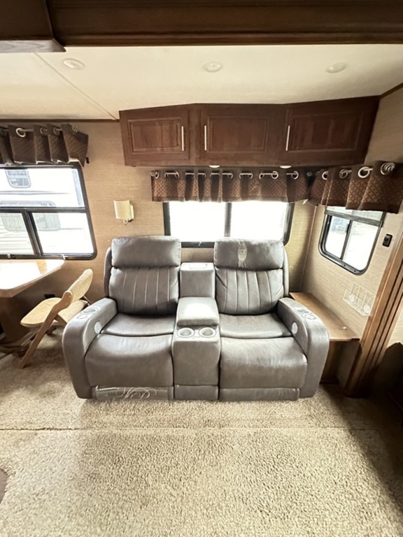 2013 Coachmen 370RL  8