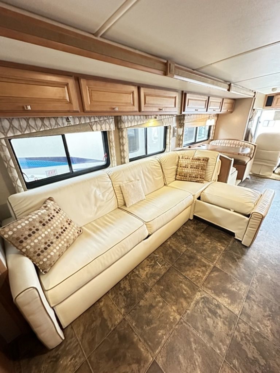 2014 Winnebago Vista 35F 18