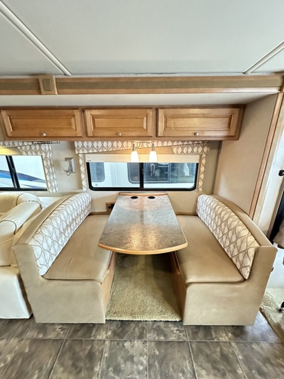 2014 Winnebago Vista 35F 19