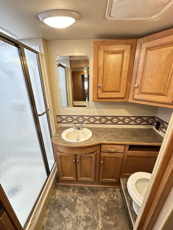 2014 Winnebago Vista 35F 26