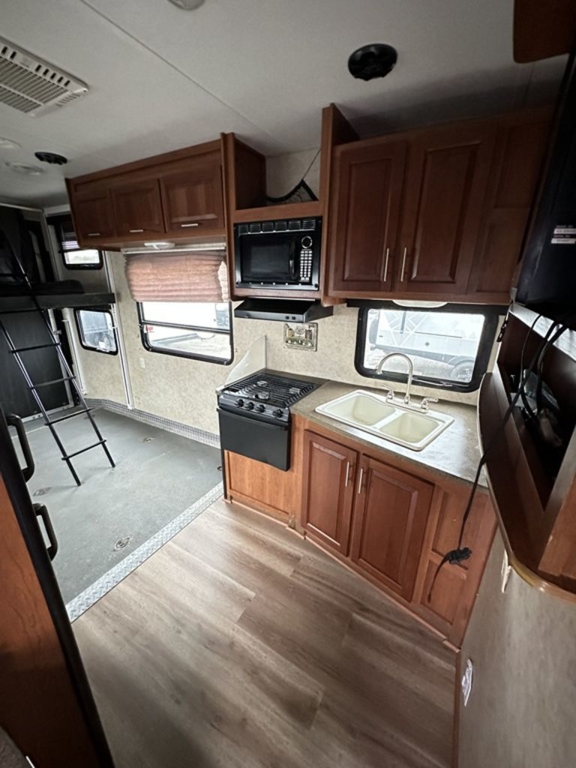 2012 Keystone Fuzion 260 5