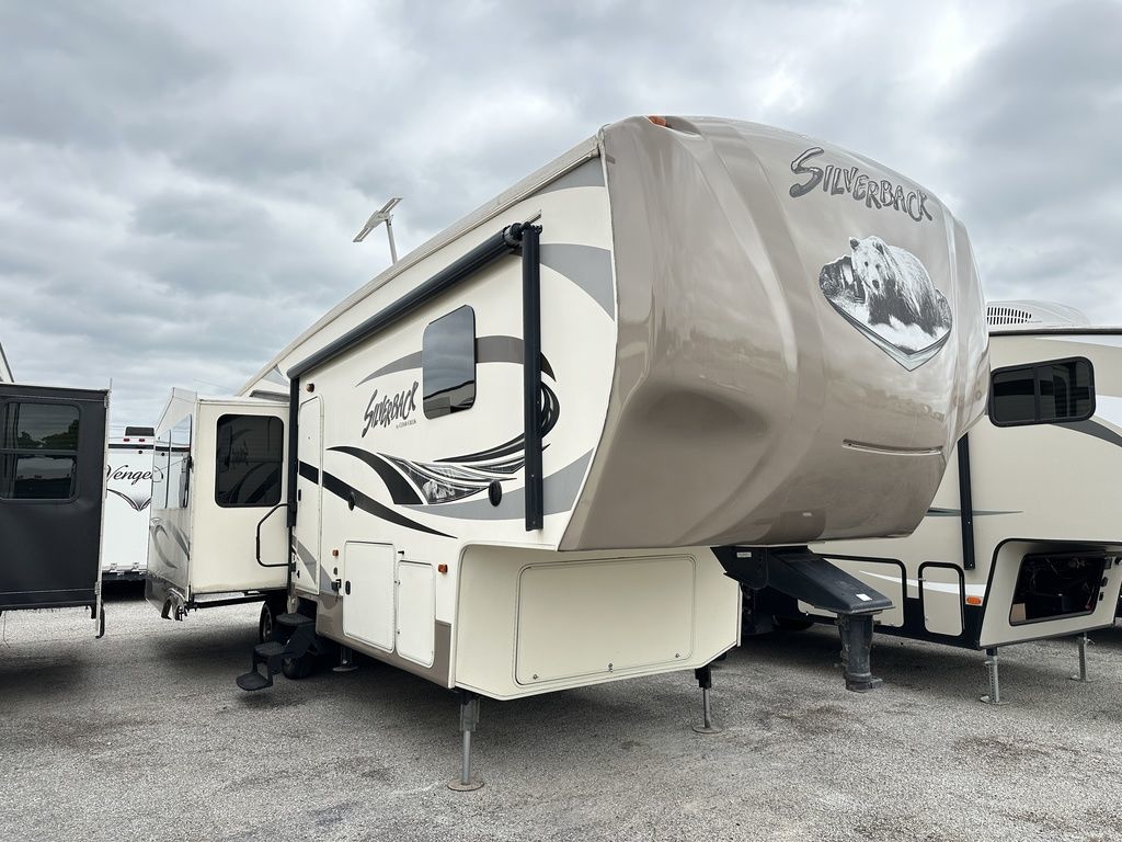 2015 Forest River Silverback 29IK 2