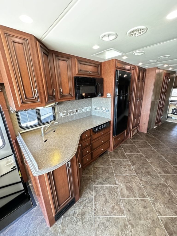 2014 Newmar Canyon Star 3424 15