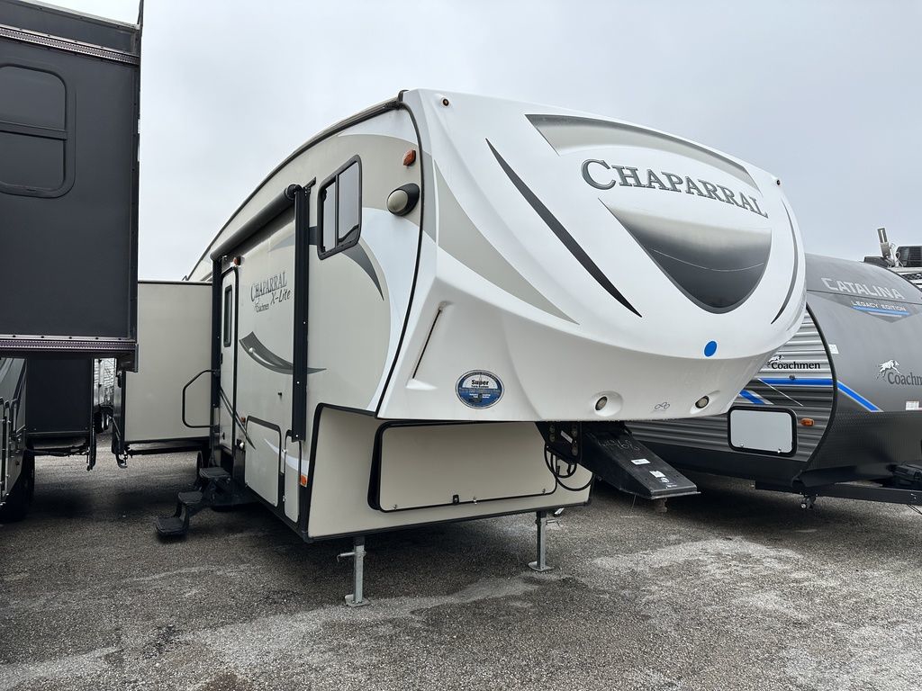 2017 Coachmen Chaparral X-Lite 31RLS 2