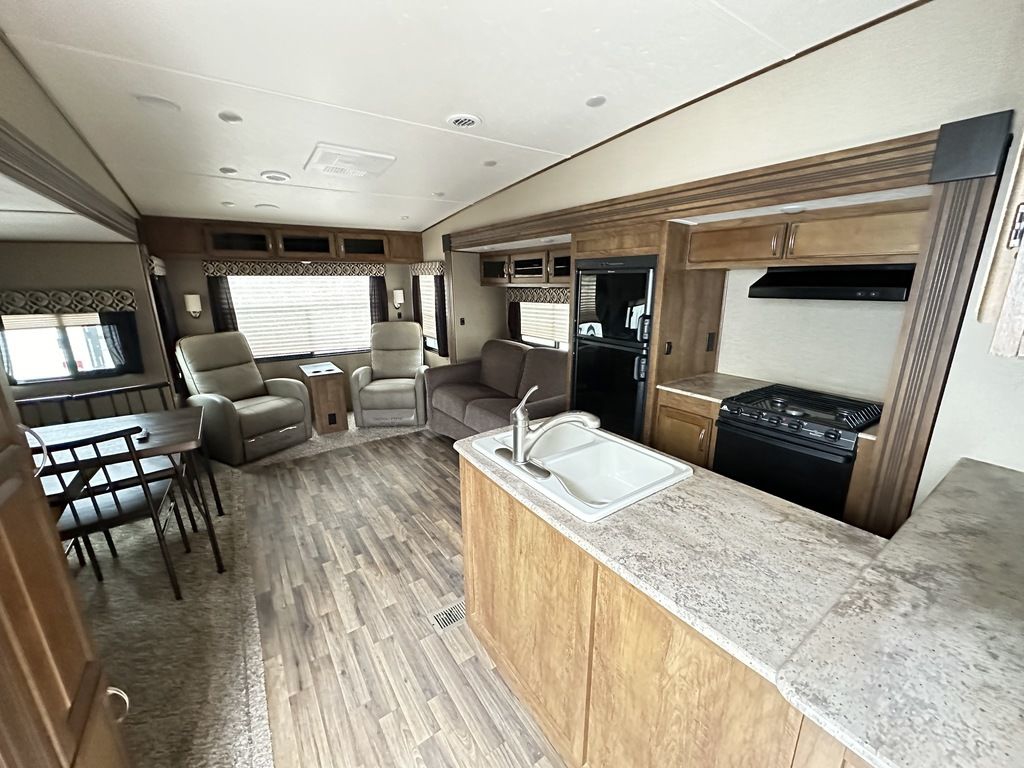 2017 Coachmen Chaparral X-Lite 31RLS 5