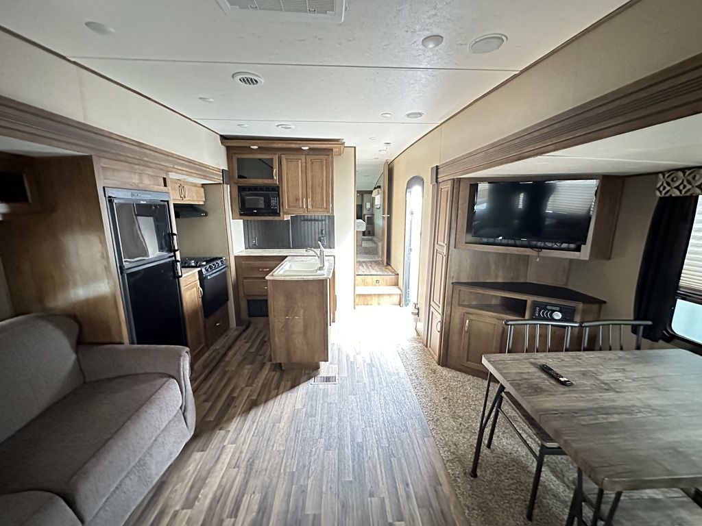 2017 Coachmen Chaparral X-Lite 31RLS 6