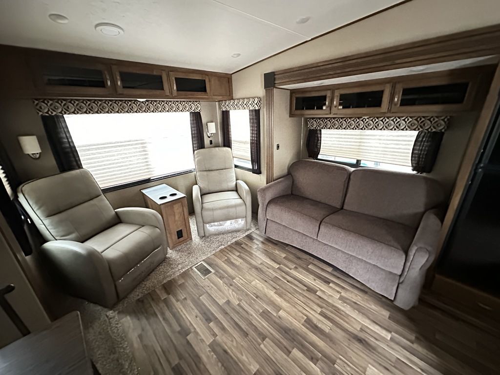 2017 Coachmen Chaparral X-Lite 31RLS 8