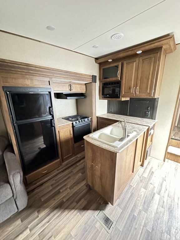 2017 Coachmen Chaparral X-Lite 31RLS 9