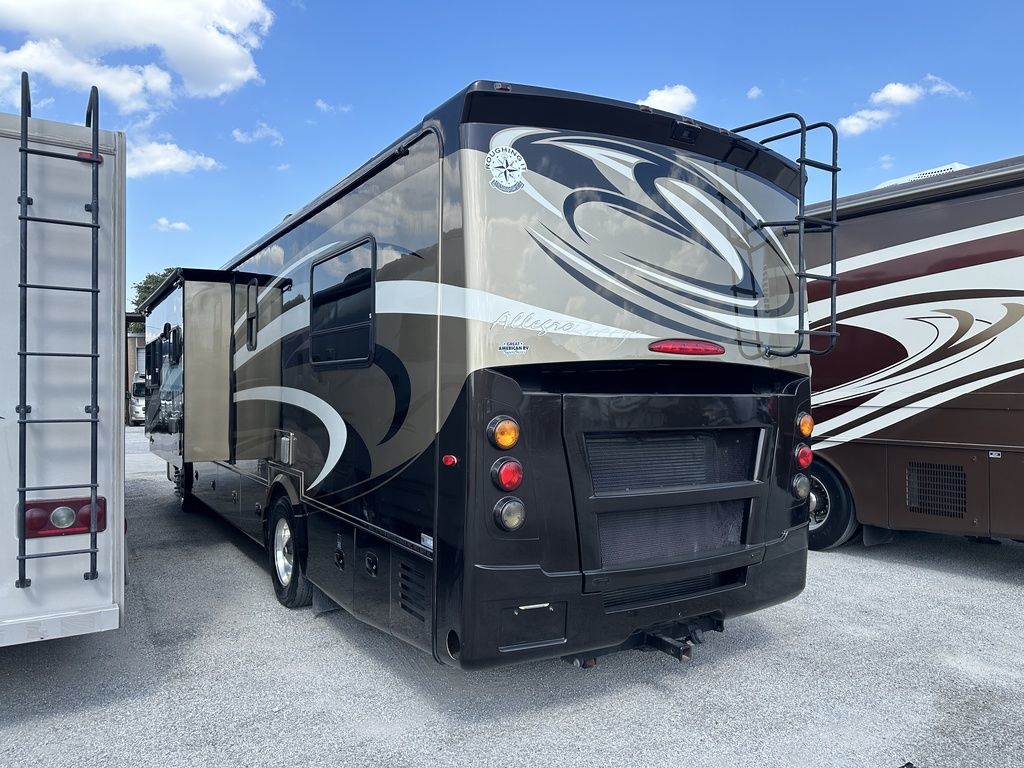 2013 Tiffin Motorhomes Allegro 32 BR 4