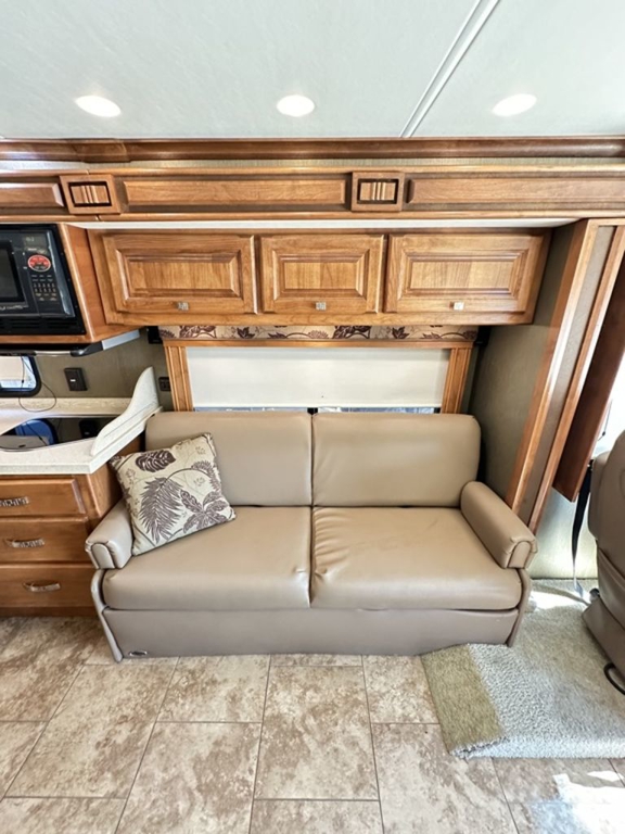 2013 Tiffin Motorhomes Allegro 32 BR 18