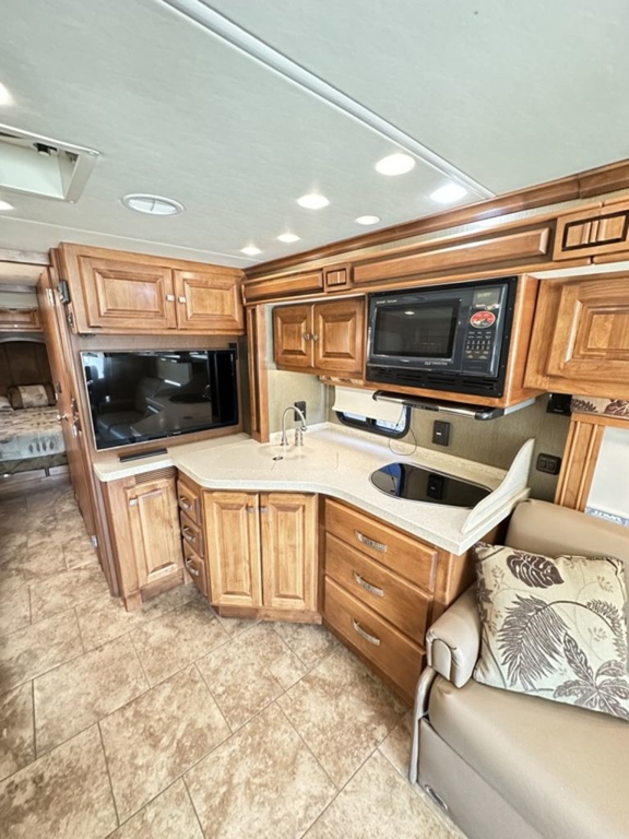 2013 Tiffin Motorhomes Allegro 32 BR 20