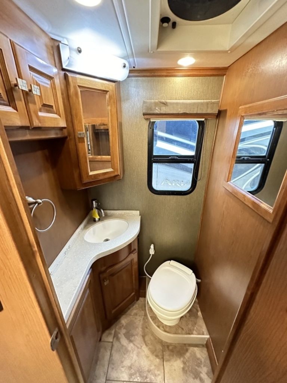 2013 Tiffin Motorhomes Allegro 32 BR 25