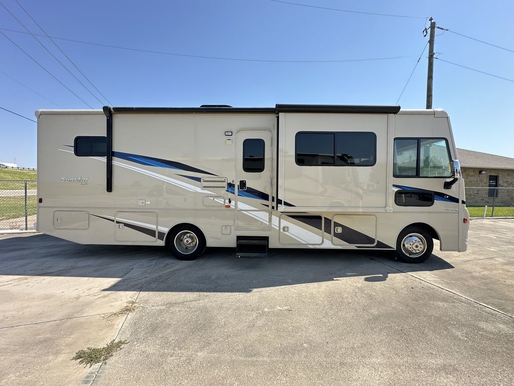 2019 Winnebago Sunstar LX 30T 3