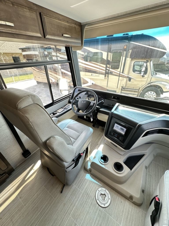 2021 Entegra Coach Vision XL 34B 19