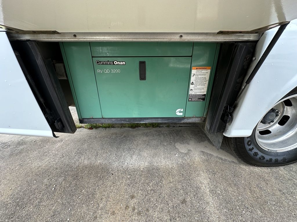 2010 Winnebago Via 25T 4