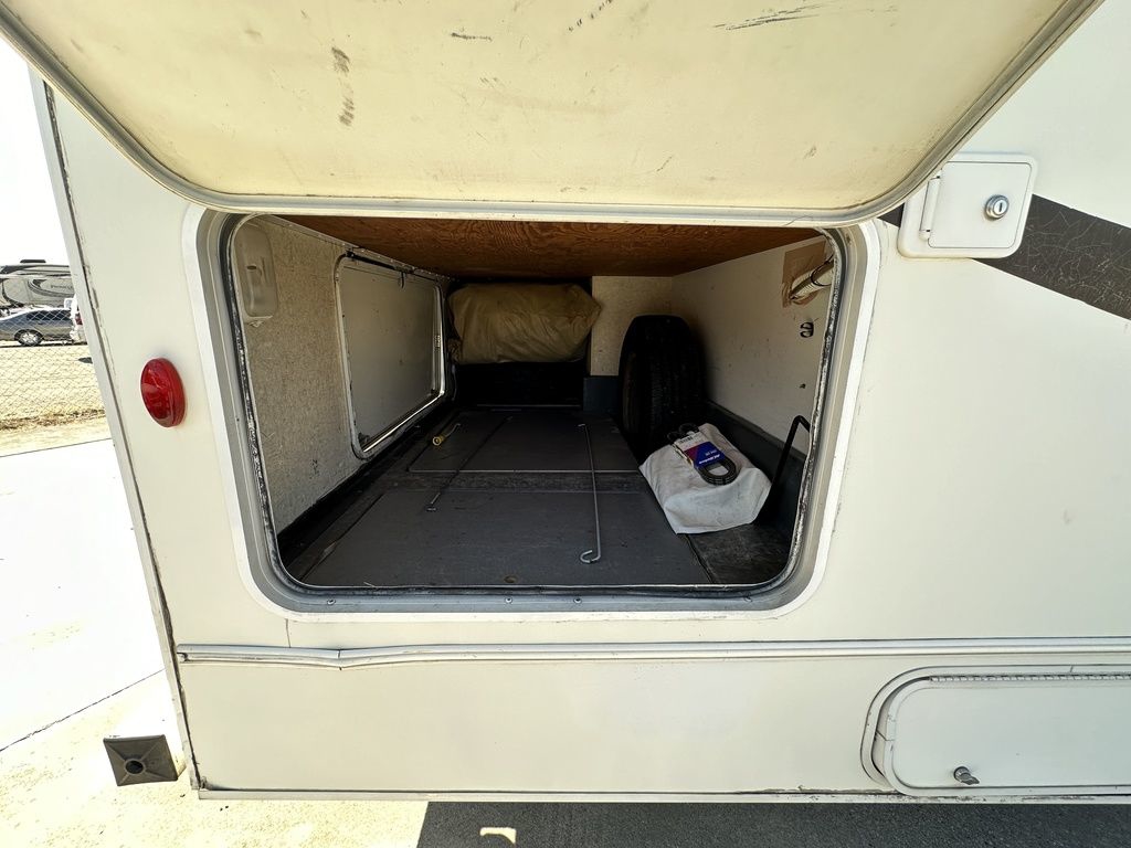 2007 Winnebago Access 31C  6