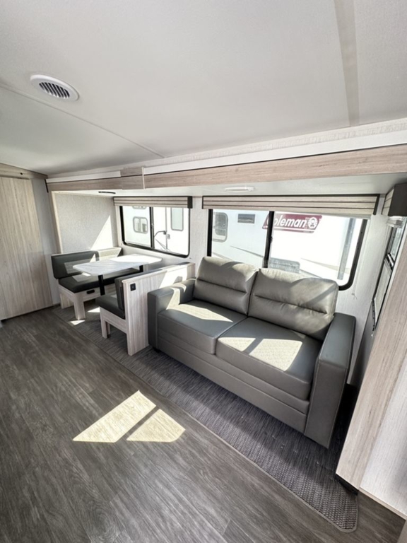 2023 Cruiser RV Shadow Cruiser 325BHS  10