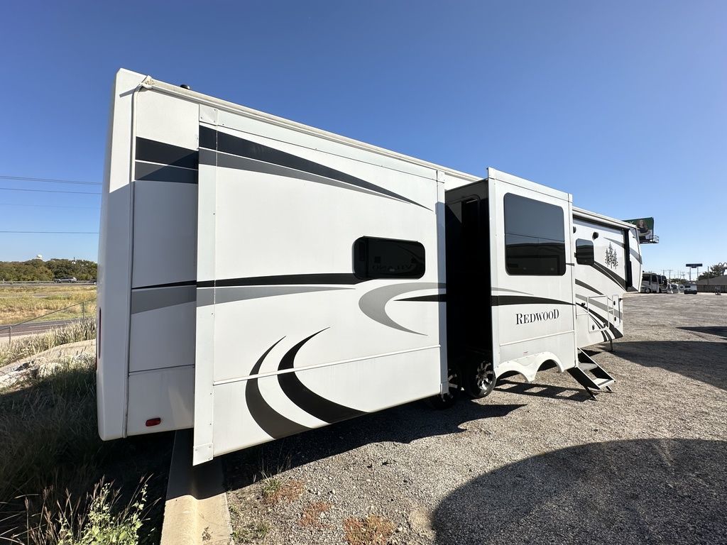 2022 CrossRoads Redwood RW4001LK 3